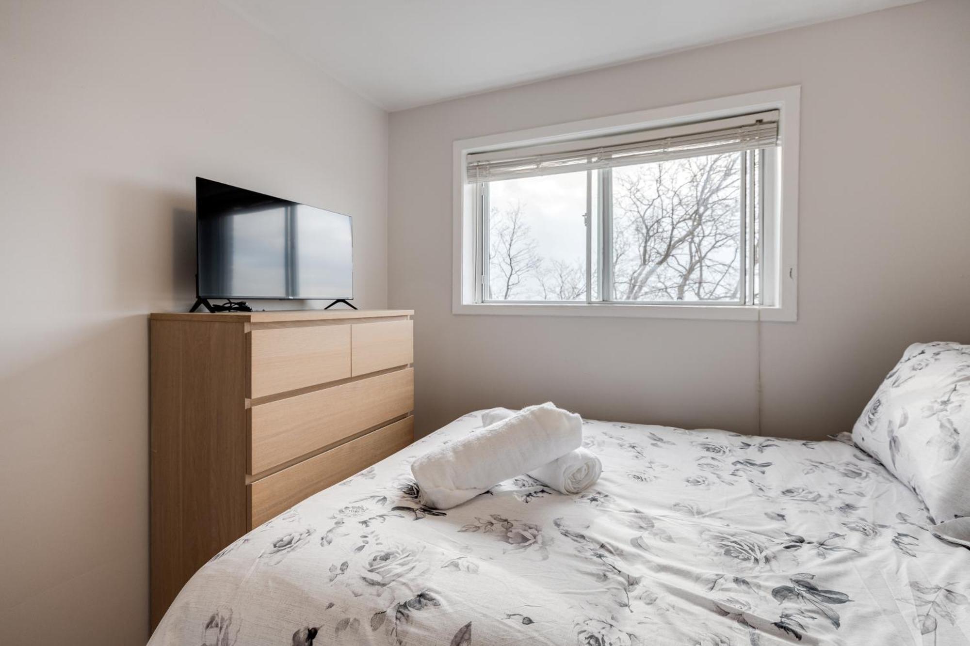 Eglinton West Guest Suite Toronto Exterior photo